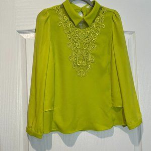 DILi Womens Embroidered Blouse Size M/L like new
